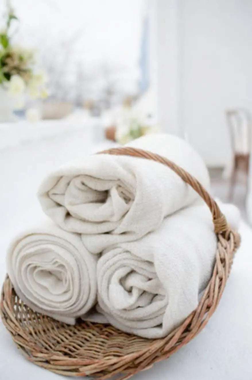 Clean Linen Candle - Blue Serene Candles